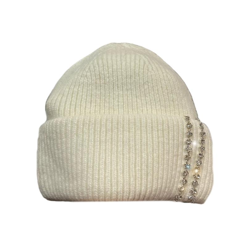 Luxurious Knitted Hat with Sparkling Rhinestones Fashionable Handmade Hat for Fashion Enthusiasts