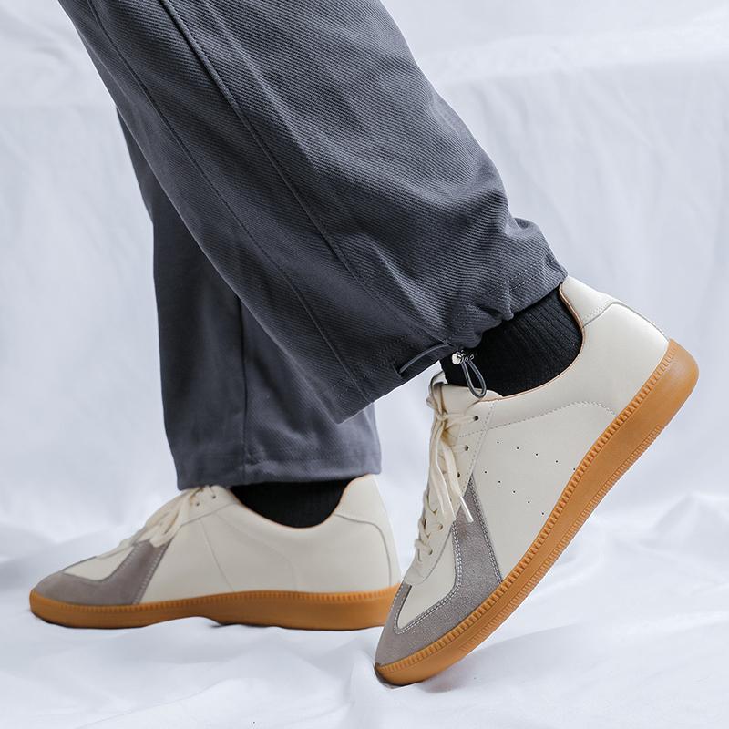 Fashion New Men's Casual Sneakers Breathable Running Shoes Lightweight Walking Shoes Fashion Athletic Tennis Flats Non-Slip Skate Shoes