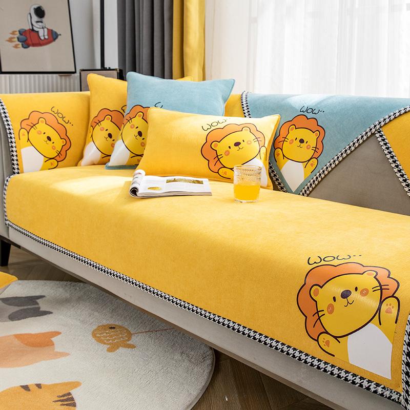 The New Sofa Cushion Is Simple and Non-slip for All Seasons. Chenille Luxury Cover Covers The Cloth Cushion.