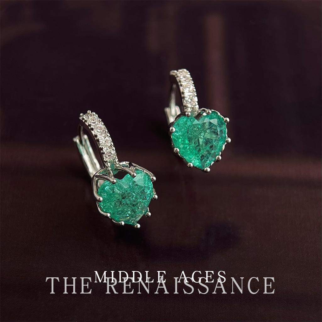 

Light medieval green ice flower zircon love earrings fashion ear buckles niche earrings