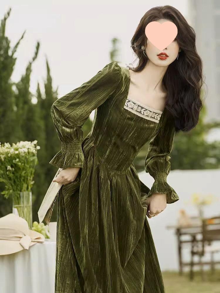 2025 Francouzské Retro Sametové Šaty se Čtvercovým Výstřihem a Dlouhým Rukávem pro Ženy - Elegantní Podzimní/Zimní Pohádkový Design