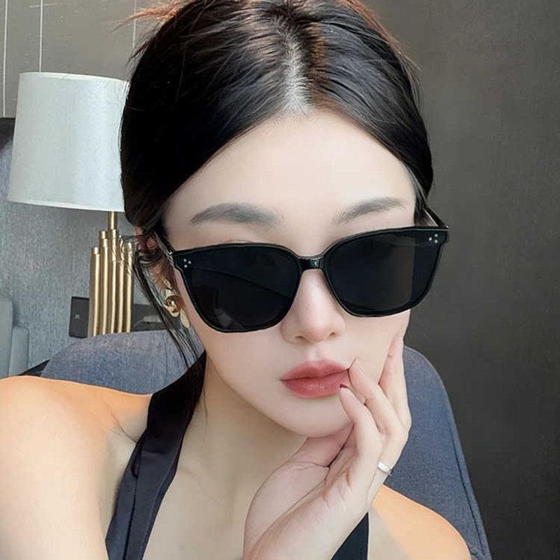New Fashion Designer Sunglasses Woman Square Shape Uv Protection Women'S Sun Glasses High Quality Outdoor Sunglass