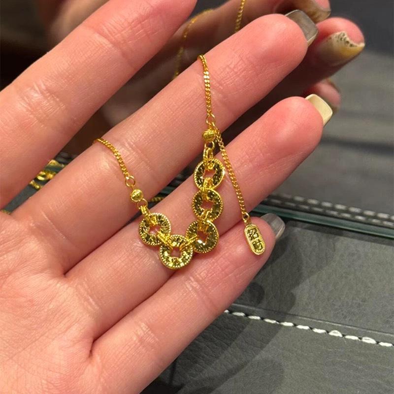 Zarif Retro Kırık Buz Beş İmparator Madeni Para Kolye: Zarif, Parlak, Çok Yönlü Köprücük Kemiği Zinciri