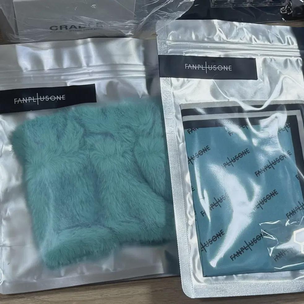 

Шарф-лайтстик G-dragon и чехол-подставка