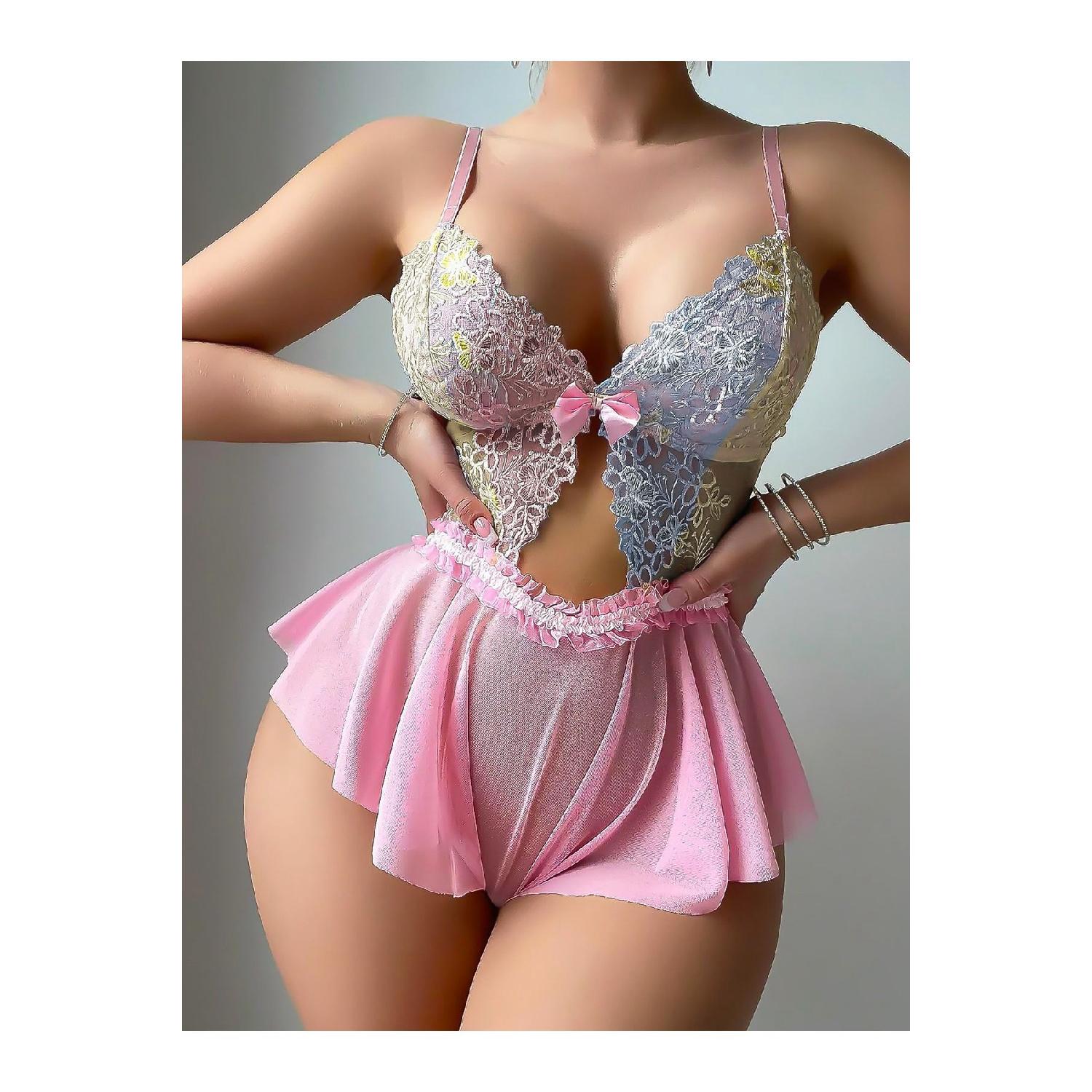 

Романтическая ночная рубашка в стиле фэнтези с вышитым бантом