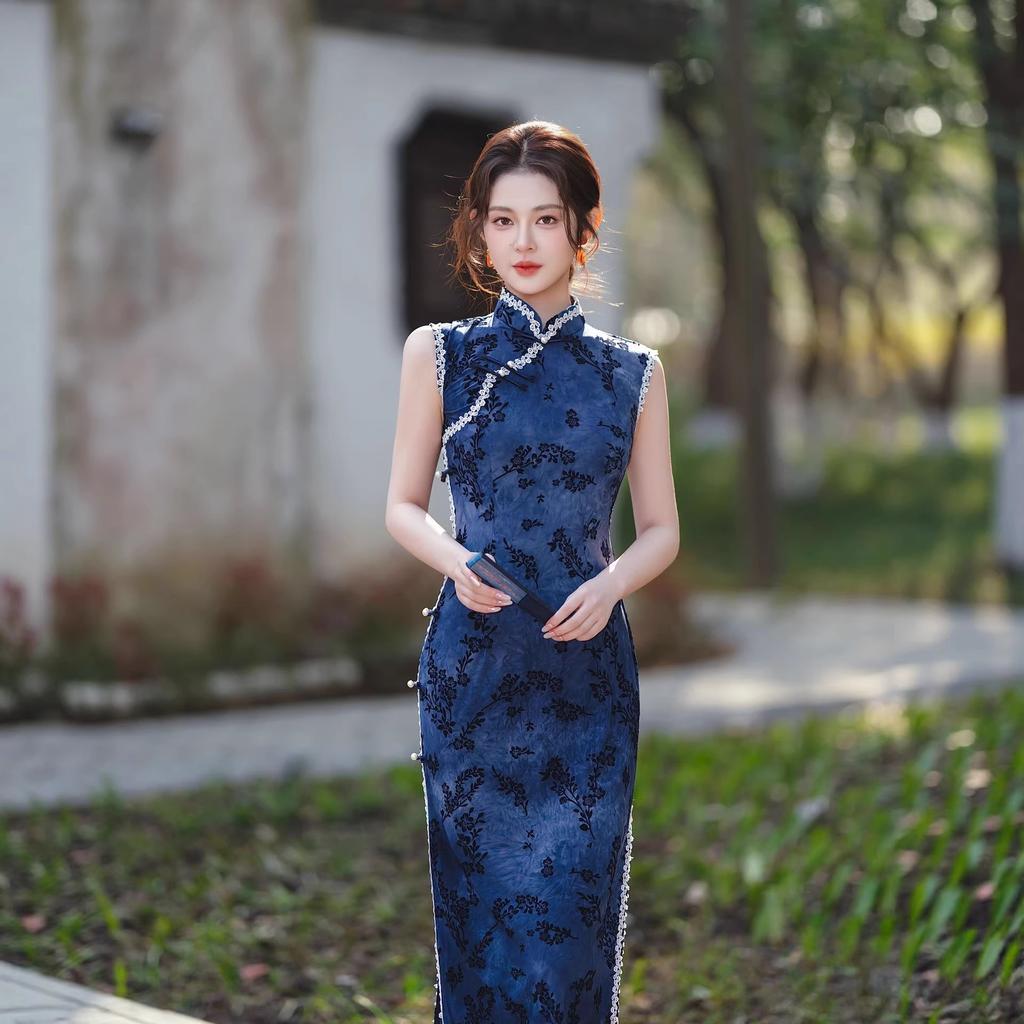 1011 new improved blue sleeveless national style new Chinese long young Jiangnan retro slim and thin cheongsam