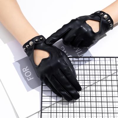 Guantes de PU para mujer con remaches en forma de corazón Primavera y otoño Dedos completos Cálidos y a la moda Accesorios de ropa para conducir y andar en bicicleta