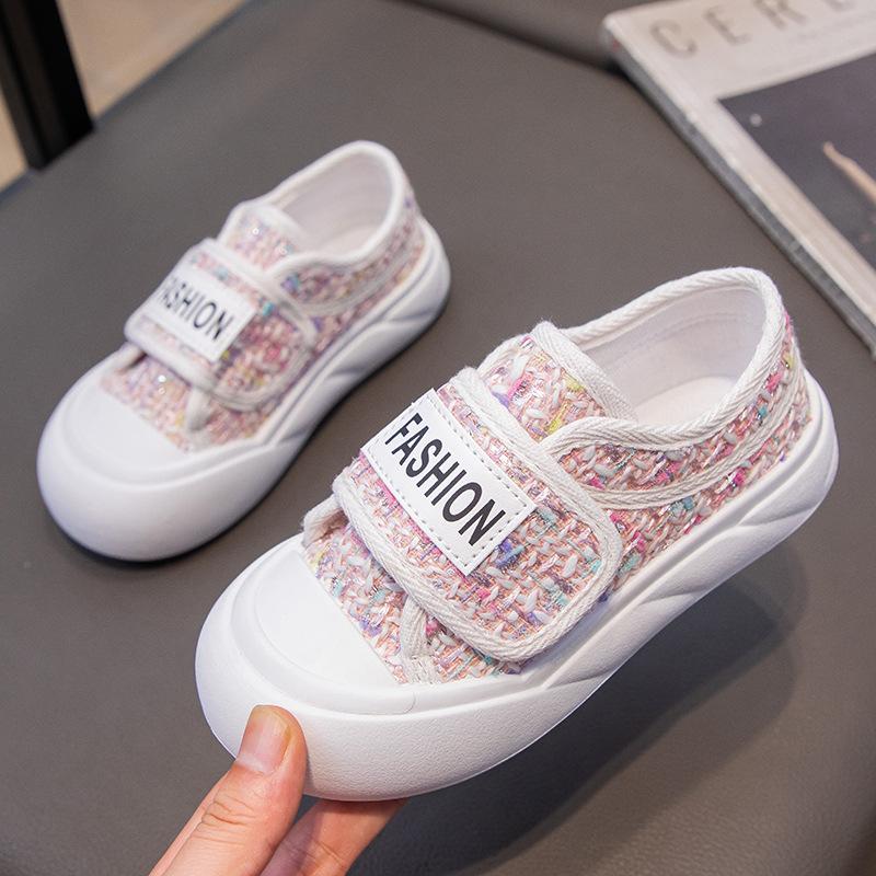 

The factory recommends girls foreign-style canvas shoes, new fashionable flat bottoms, middle-aged and older children s leisure Velcro classmates 26 yards inner length 17CM