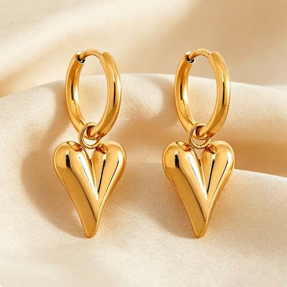 2025 Summer Peach Heart Titanium Steel Clavicle Necklace for Women - Simple, Elegant, Light Luxury
