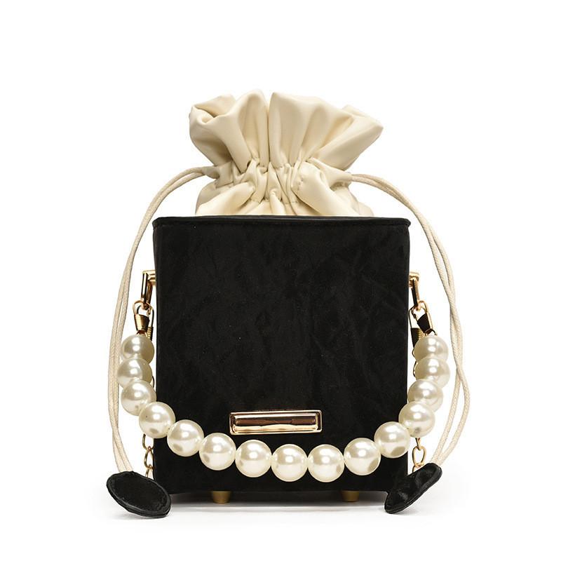 Fashionable 2024 Summer Pearl Handbag For Women Trendy Street Style Medium Bucket Bag чёрный