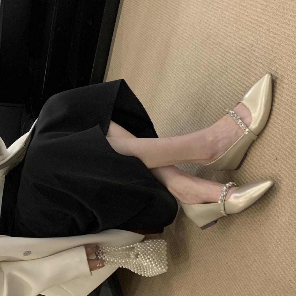 2025 new inner slope heel pointed rhinestone word with patent leather shallow mouth versatile OL Mary Jane women's shoes