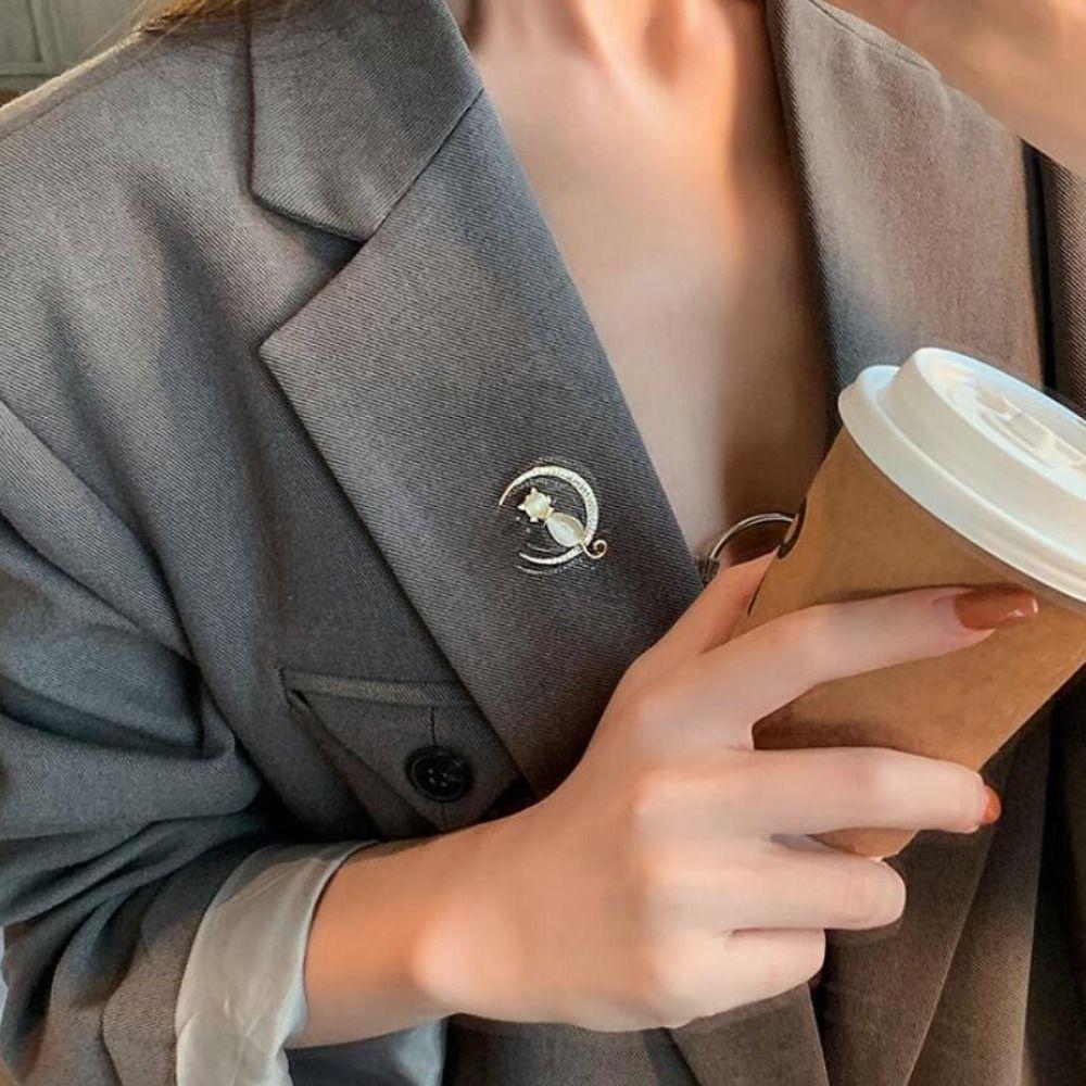 Rhinestone Gift For Her Clothes Accessories Lapel Pins Corsage Brooch Moon Cat Brooch Women Brooch