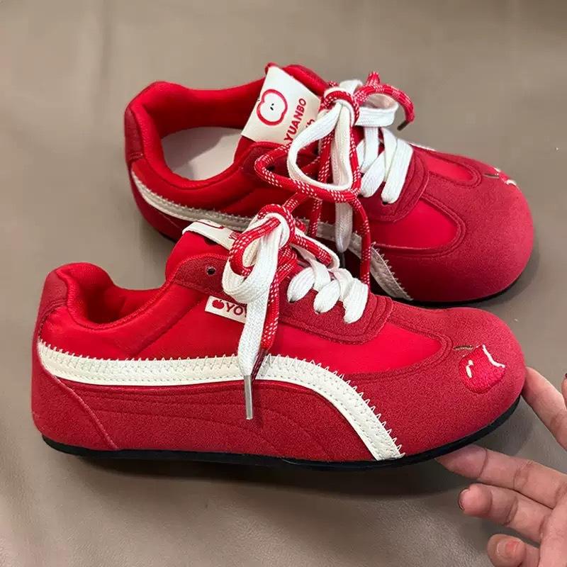 Cute ins wind moral training shoes women's 2025 new autumn breathable thin baseplate shoes retro casual student white shoes