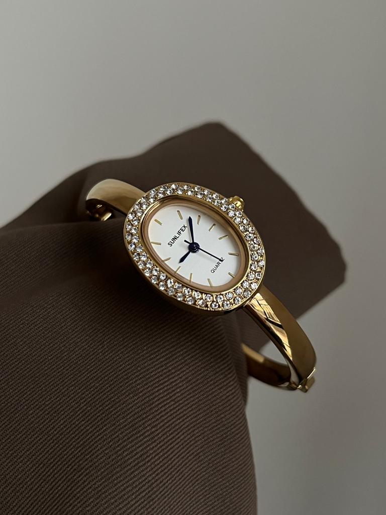 Dámské křemenné hodinky Luxusní římské číslice Reloj Minimalistické Jednoduché Oválné hodiny Dámské Nerezová ocel Orologio Zlaté pouzdro Náramkové hodinky