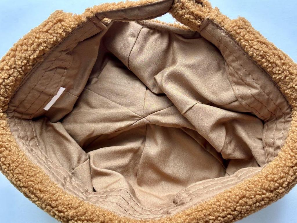 [USED] Stray Kids Hank Quokka Boa Cap