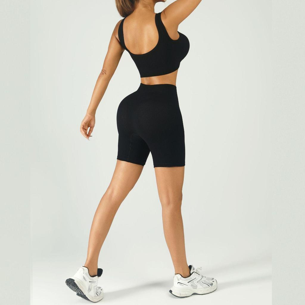 Seamless High-Elastic Yoga Set: Square Neck Vest & Peach-Contour Shorts