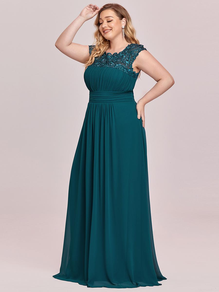 Всегда красивые женские кружевные платья с короткими рукавами — фото 13