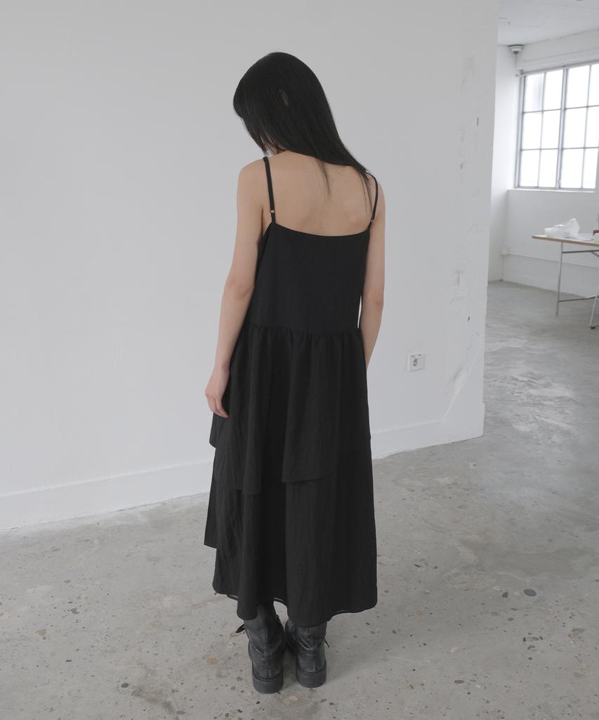 Mosyupamosyu Lace-Up Slit Dress [Black]