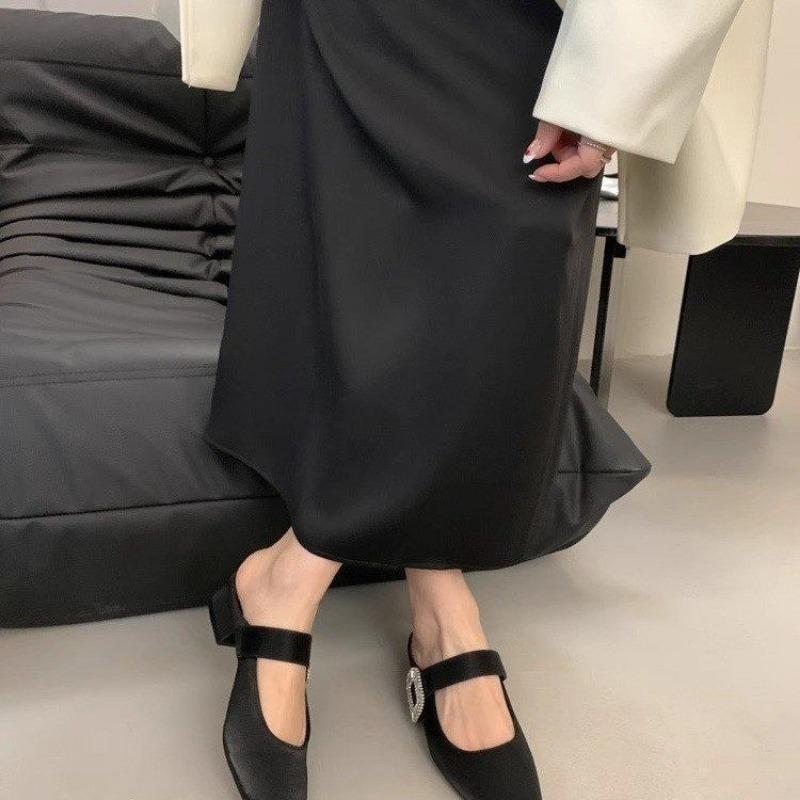 

Женские дизайнерские серебристые полушлепанцы Jane с острым носком, сандалии 2025, новые шлепанцы, летние повседневные мюли для платья 35 чёрный