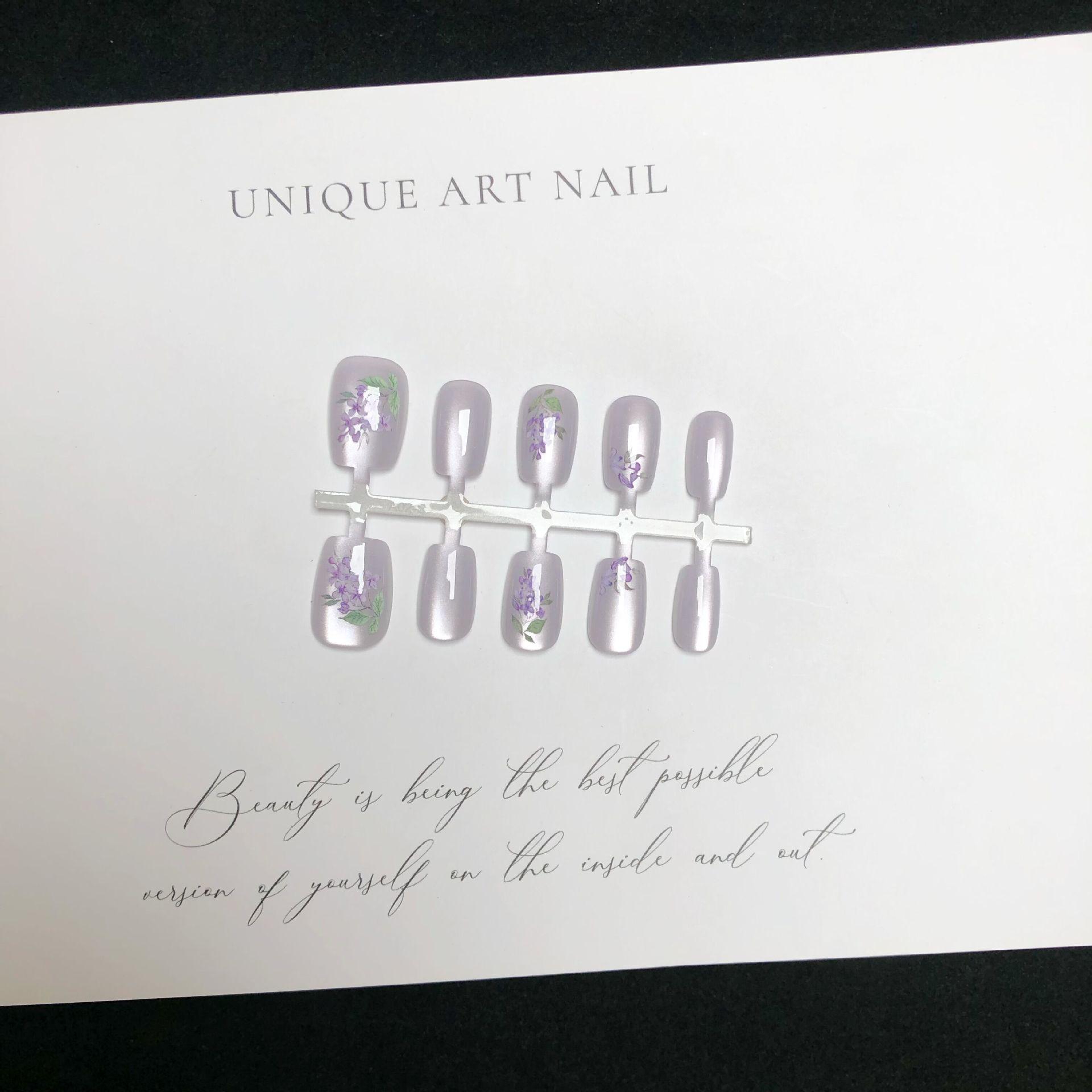 

Wisteria Cat Eye Press-On Nails: Romantic Purple Nail Art Tips, 30-Piece Set