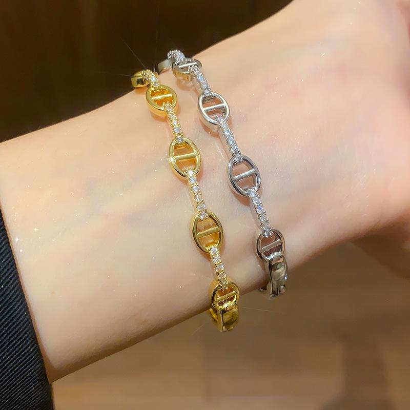 18K Gold Plated Zircon Flower Bangle: Elegant, Versatile Bracelet for Women