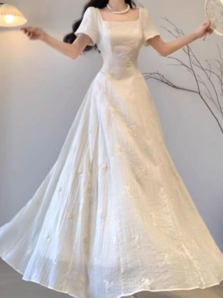 Square neck dress women's summer French high-end feeling super good-looking, beautiful, unique and beautiful waist temperament medium and long dress
