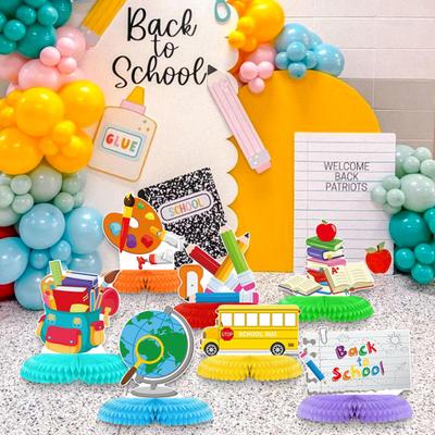 7-delige decoratieset met honingraatmotief voor de start van het schooljaar, perfect voor een feestje in de klas, als feestelijke tafeldecoratie voor het schoolbord en de muur.