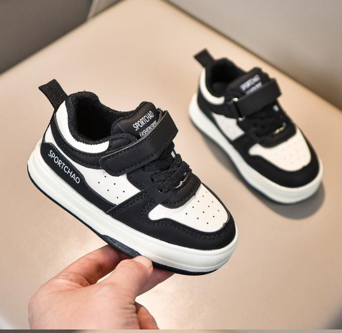 

Теннисные детские кроссовки 2025 Осень Новый стиль Мальчик Повседневная обувь Дышащие Нескользящие Классические Детские Спортивные кроссовки Мальчик Универсальная обувь Обувь для девочки 19insole13.5cm чёрный