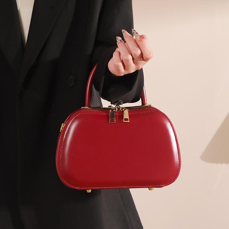 Red Handbag, A Niche Handbag for Women, A Light Luxury Wedding Bag for Brides, A Gift, and A Daily Usable Crossbody Bag