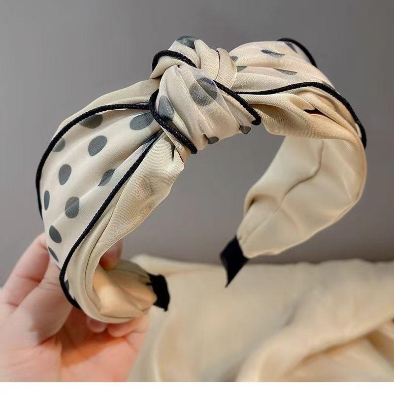 Luxury Autumn/Winter Hairband for Women - Elegant Wide-Brimmed Skull Top Clip for Hair & Face Wash.
