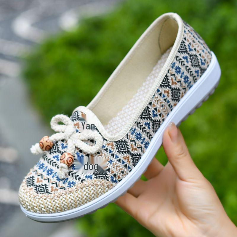 Spring-Autumn Women's Breathable Lightweight Low-Cut Non-Slip Flat Shoes for Middle-Aged & Elderly