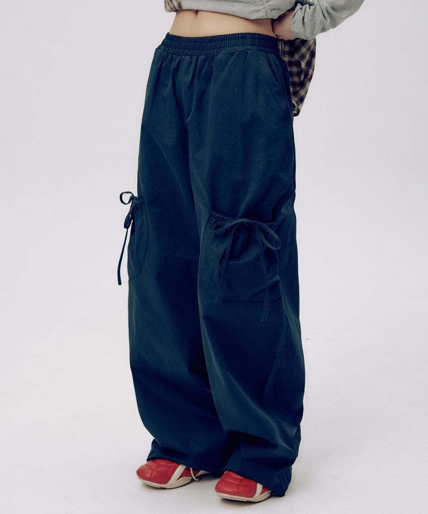 SOME PLACE Shirred Multi-Big Pocket Strap Detail Wide Cargo Cotton Pants_3 Colors