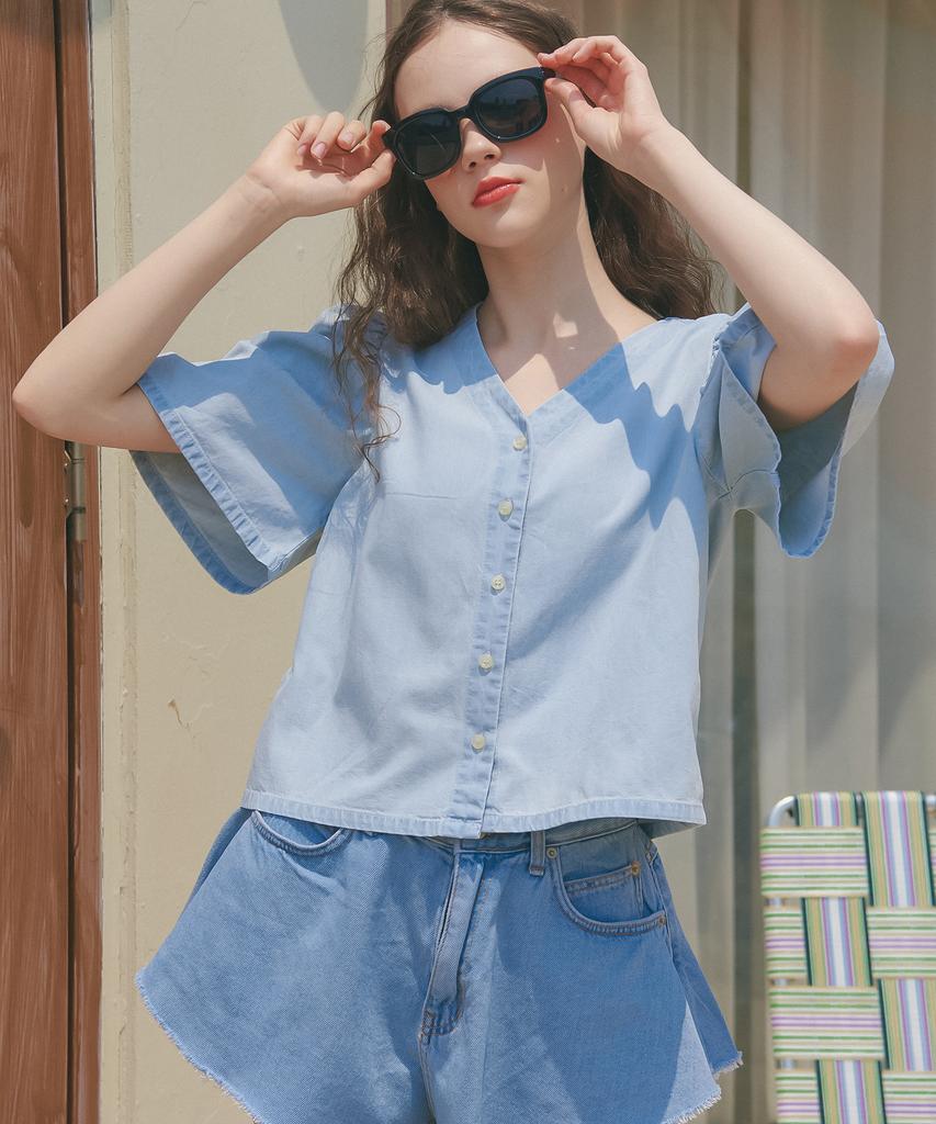 UNKNOWN PLANET Up-236 V-Neck Shirred Sleeve Blouse Light Blue