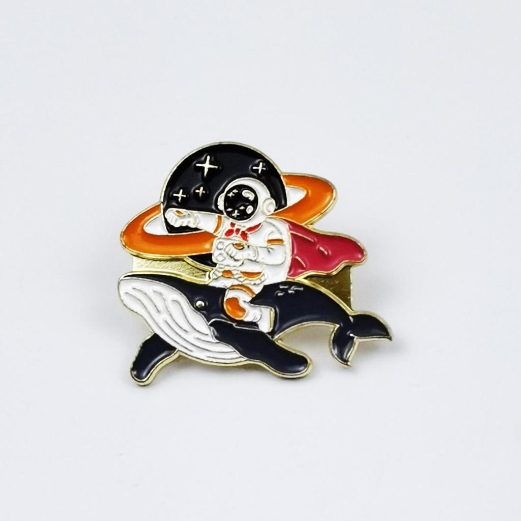 Versatile Astronaut Brooch: Interstellar Exploration Drip Oil Alloy Badge for Clothes, Hats, and Bags