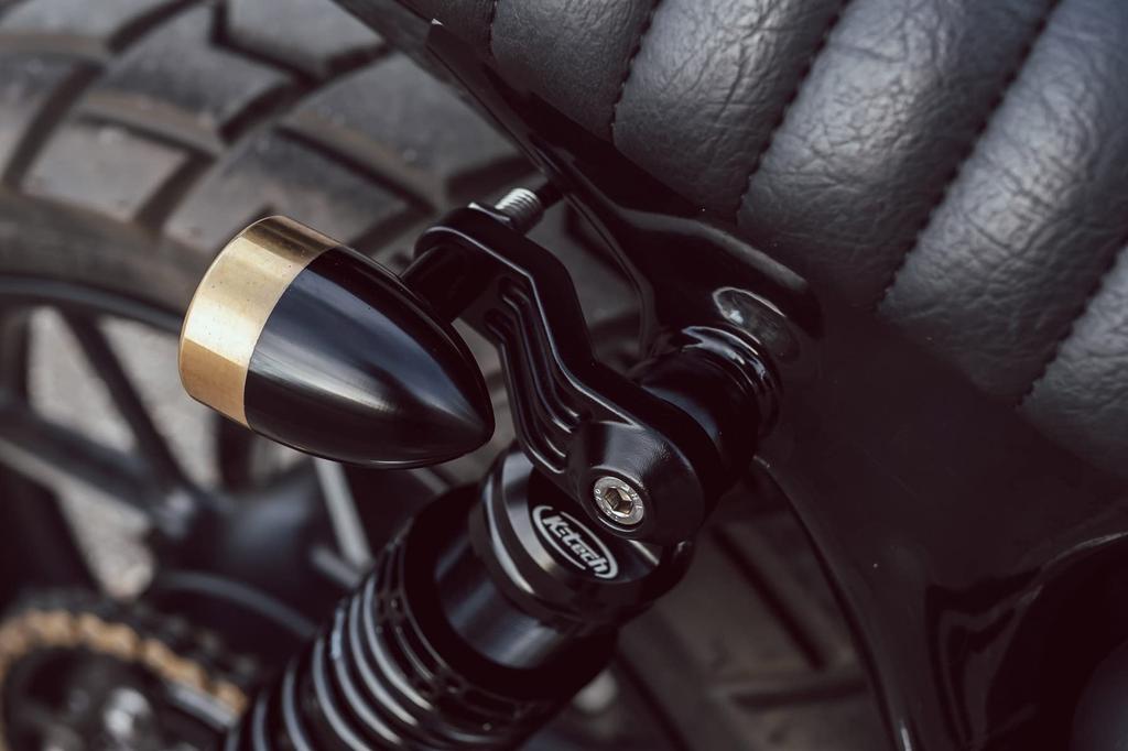 Motone MMU005 Turn Signal Stay, Street Twin, Street Scrambler, T100, T120, Rear Shock Mount, For M8/M10, Black