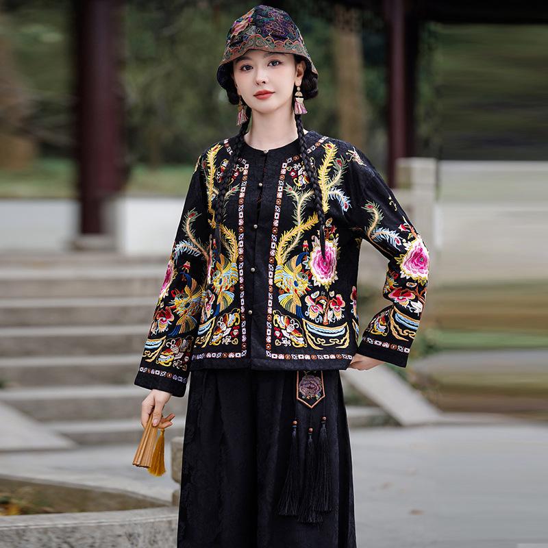Premium Chinese Ethnic Crackle Pattern Tencel Embroidered Windbreaker for Women - Round Neck Spring/Autumn Coat