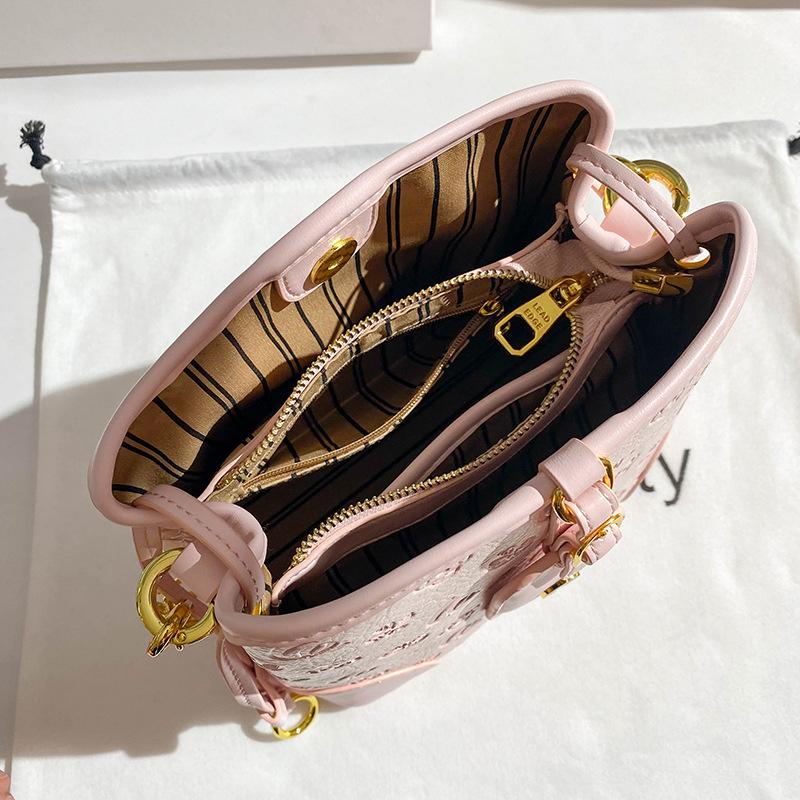 Small Niche Design Chain Bucket Bag, New High-end Single Shoulder Underarm Bag