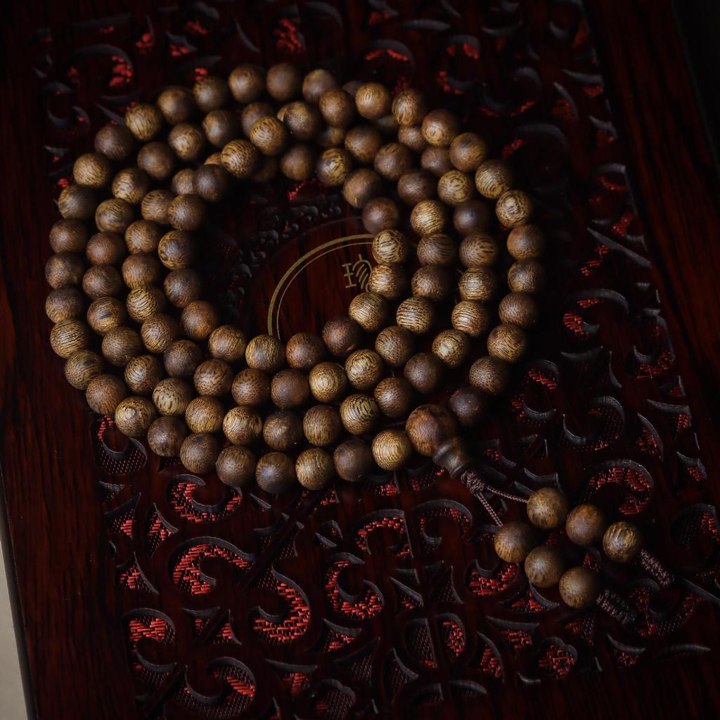 Hochwertiges Natürliches Agarholz 108 Perlen Buddhistisches Armband - Qinan Mehrfachumdrehung Geschäftsgeschenk in Luxuriöser Geschenkbox