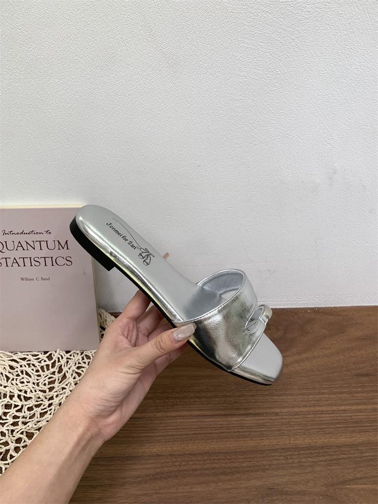 French beautiful set of toe small cool slippers women's summer wear fashion flat bottom 2025 season with skirt fairy half a word drag