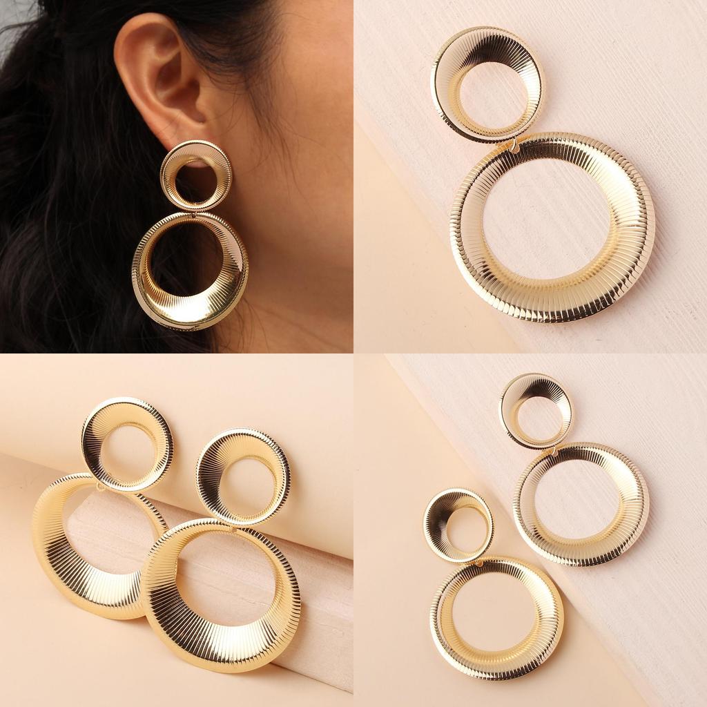 Elegant Metal Earrings With Geometric Shape And Gold Finish For Celebrations