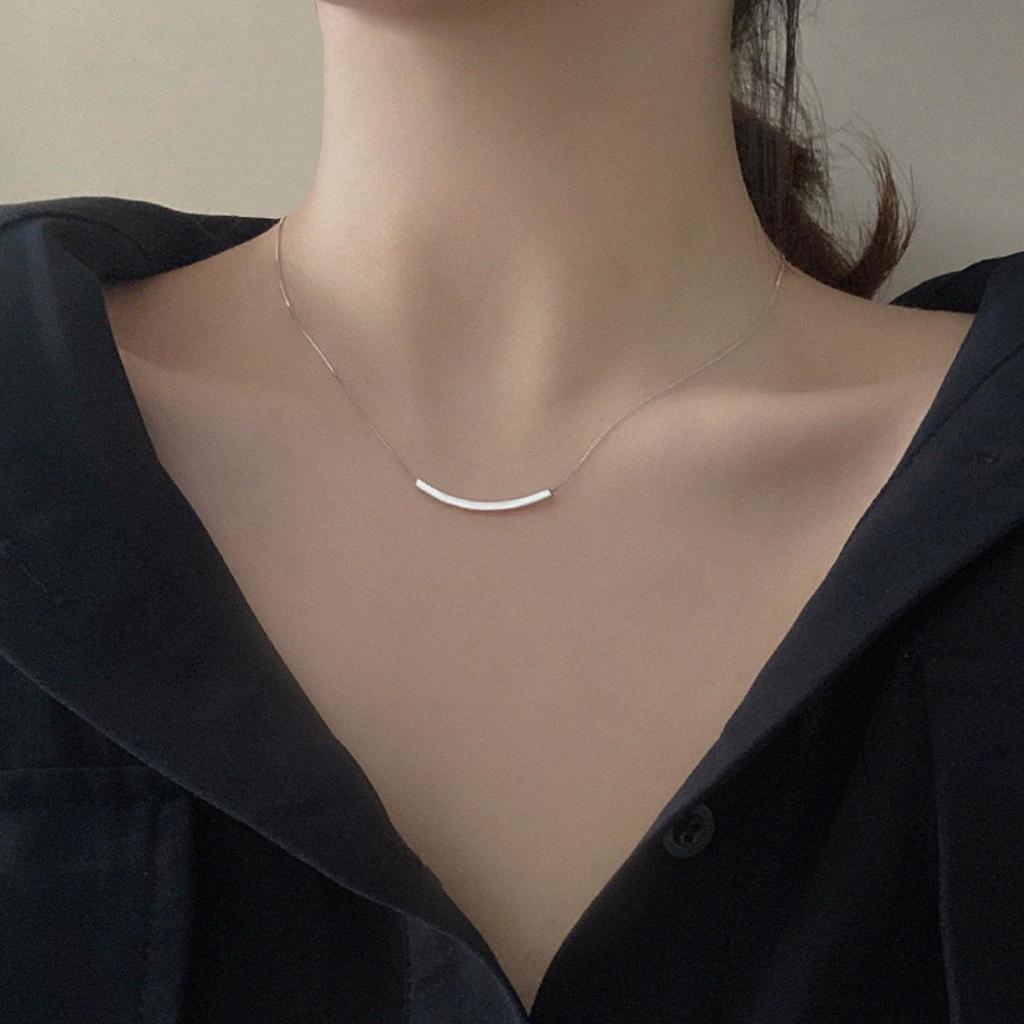 Women's Harajuku Smile Face Necklace: Colorfast Clavicle Chain, Cool & Versatile Fashion Accessory Inspired by Internet Celebrities.