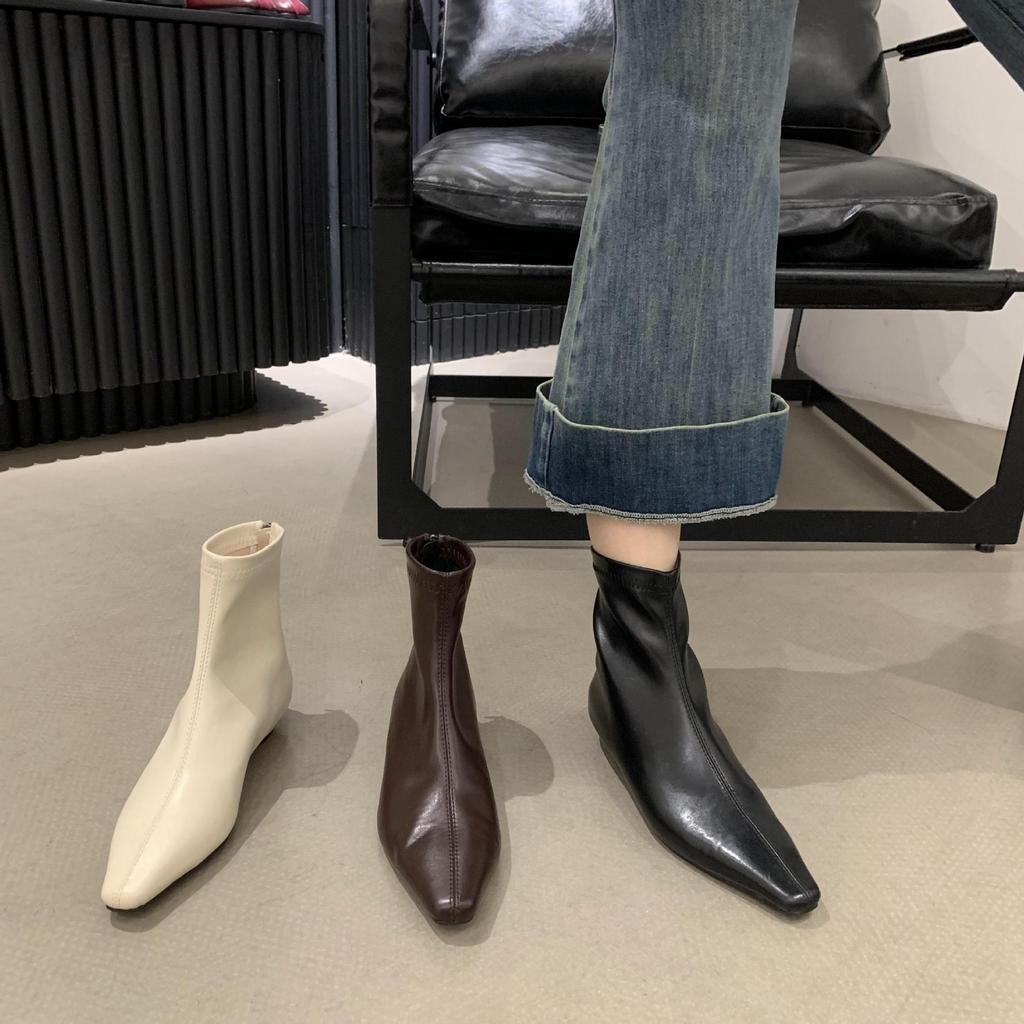 Fried Soft Slope Heels~ Autumn and Winter New White Bone Essence Commuter Flat-bottomed Beige Short Boots Are Simple