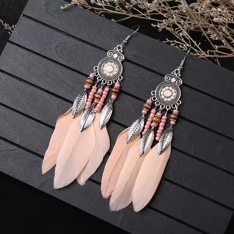 Kolczyki Boho z Piórami i Frędzlami - Eleganckie, Unikalne Wzornictwo dla Kobiet