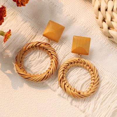 Vintage Kolczyki z Ratanu na Wakacje Niszowy Geometryczny Design Nadmorskie Plażowe Bohemianskie Kolczyki ze Słomy dla Kobiet