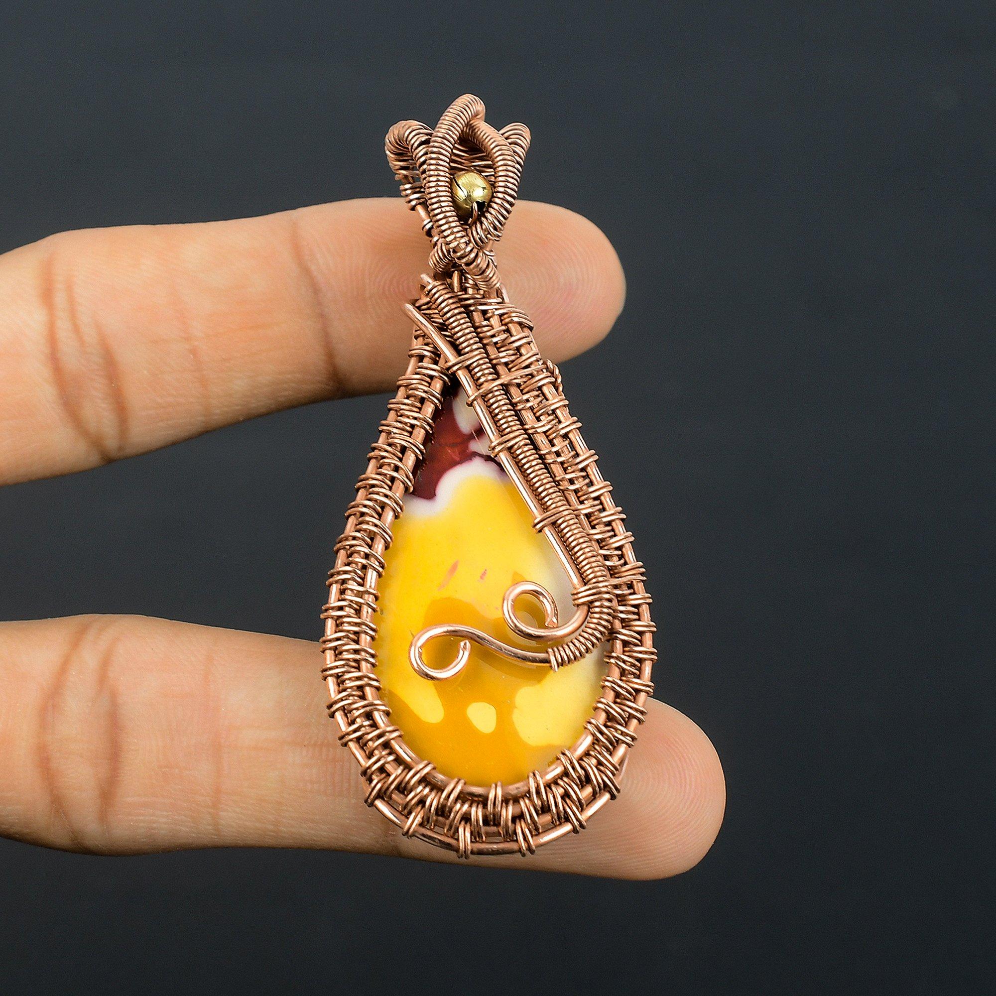 

Мукаит 999 Медная проволока с оплеткой Подвеска Ручная работа Ювелирные изделия из драгоценных камней, Подарки для жены Совершенно новая подвеска 2.55 Inches