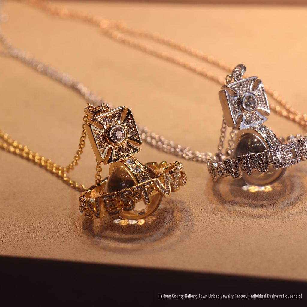 Kejsarinna änka 3D Bokstav UFO Klot Halsband & Saturnus Helt Diamant Planet Örhängen Set