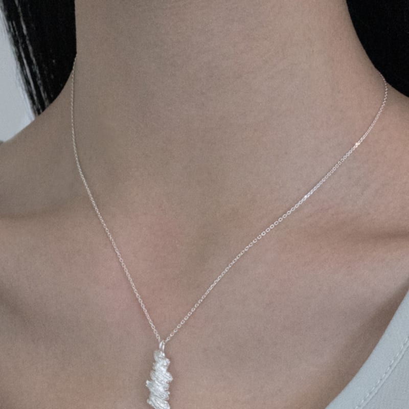

Mouvebament White crown Necklace_Silver 925 Necklace chain length 42cm