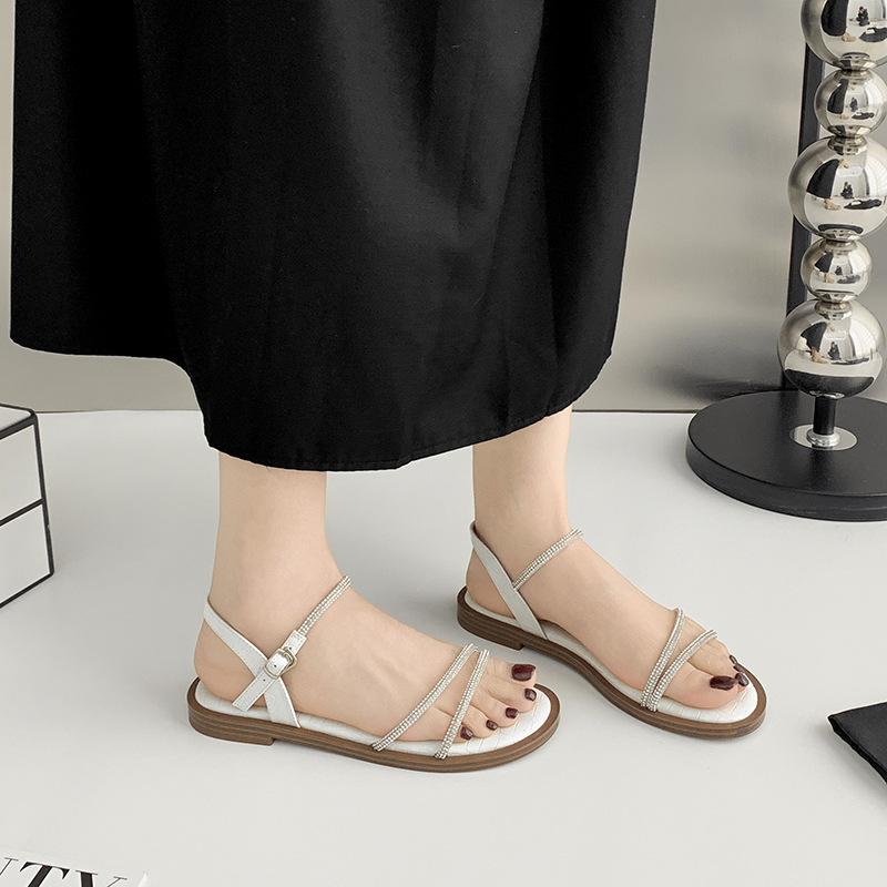 Modische Kristall-Riemchensandalen für Damen, lässiges Design mit Steinmuster, Sandalias de mujer Sommer 2025, flache Sommerschuhe für Studentinnen