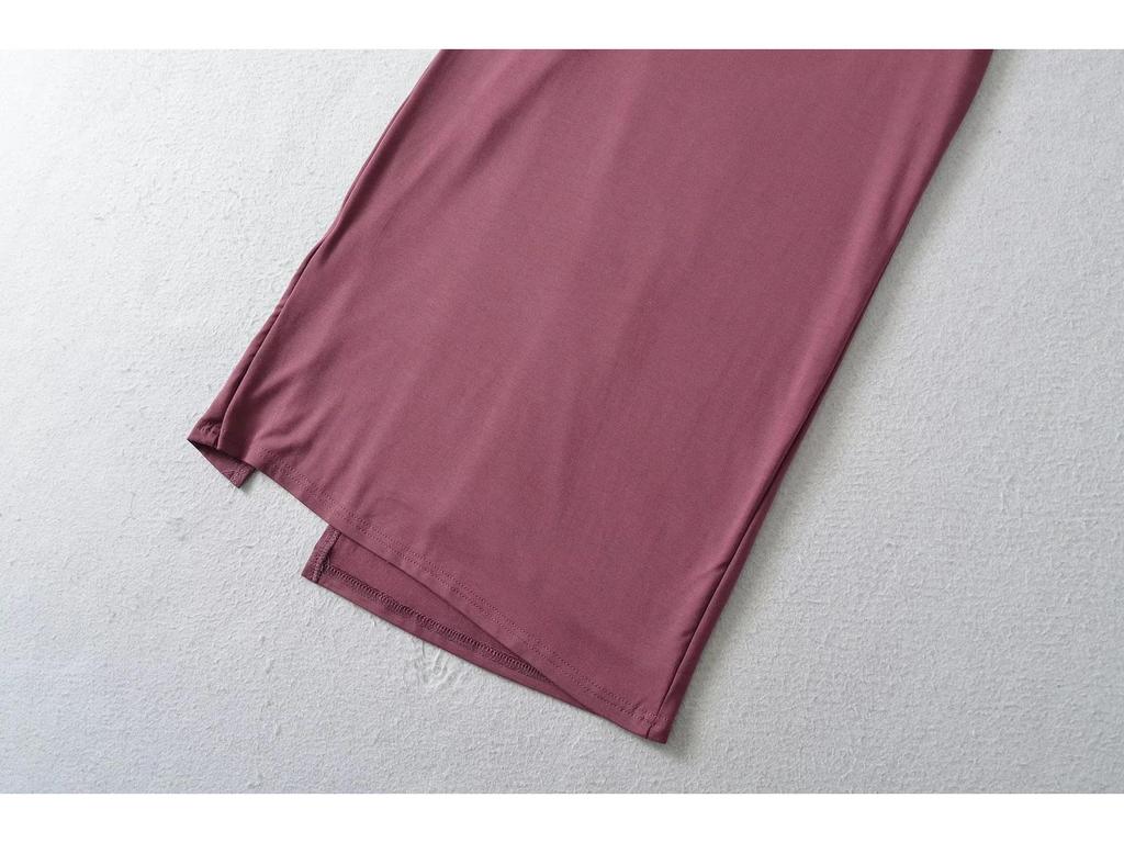 Elegant Women's Slim Fit Halter Neck Dress with Waist-Cinched Flowy Skirt and Side Slit