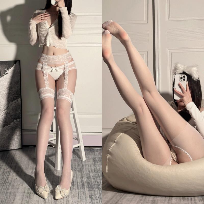 Sexy Underwear, Sexy Lace Suspenders, Integrated Stockings, Seductive Splicing with Feet, Free Stockings, Pure Passion